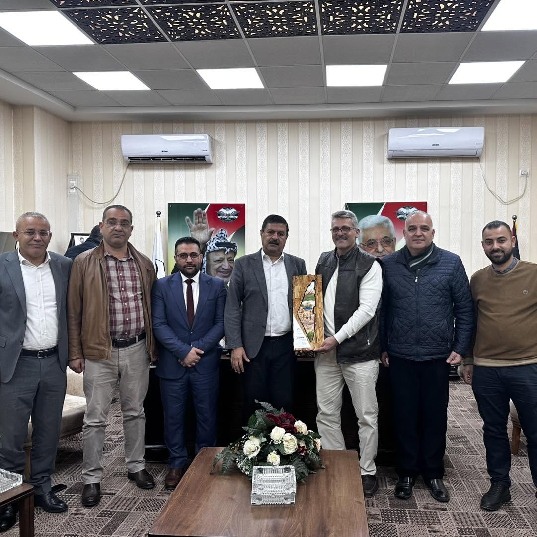 المهندس عزام عباس التميمي مدير مجموعة شركات الحاج نمر التميمي يلتقي بمدير جهاز الأمن الوقائي في نابلس
